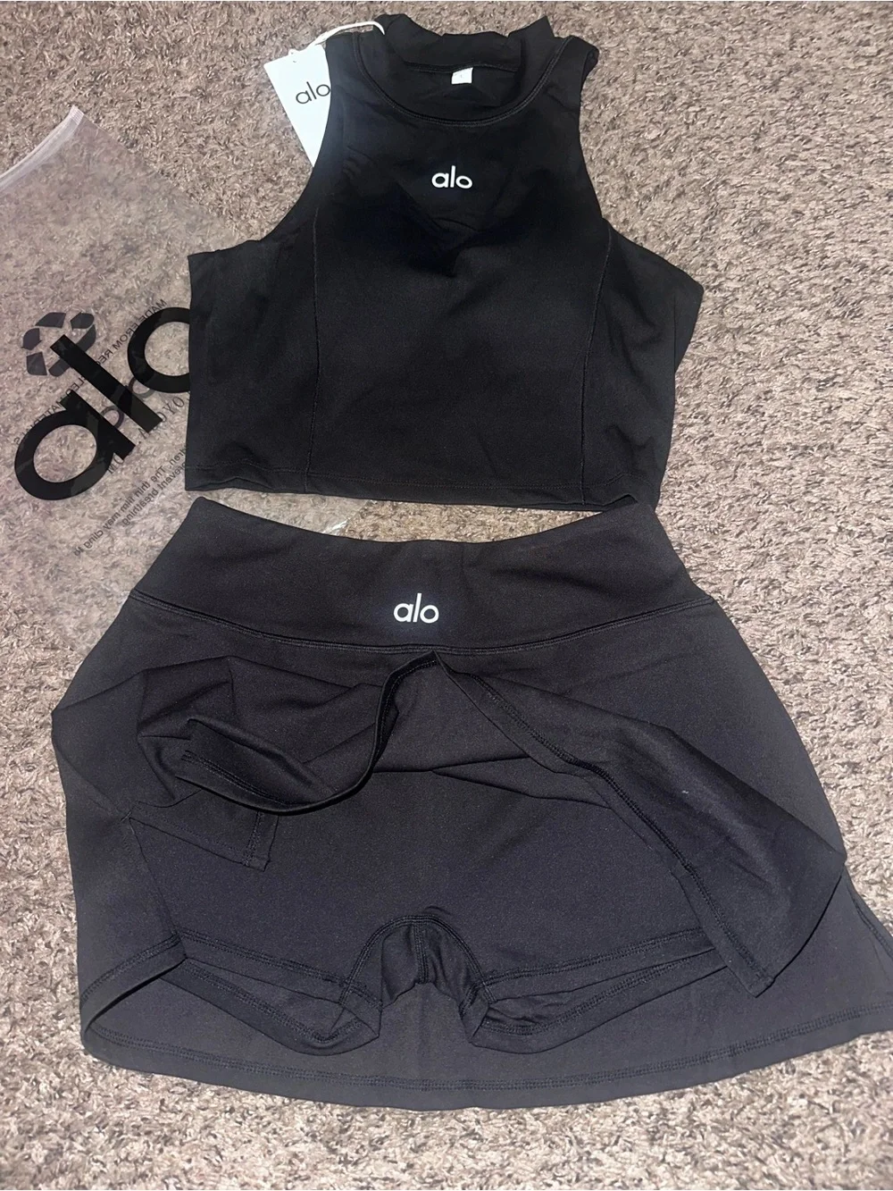 ALO Yoga Black Active Skort with Built-In Shorts - Picture 2 of 2